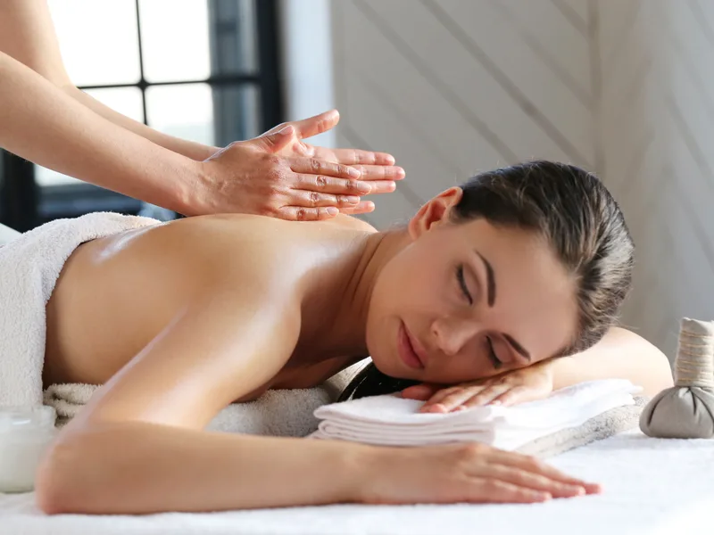 How Therapeutic Massage works at Strong Roots Chiropractic