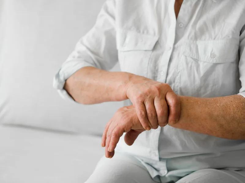 Chiropractic care for carpal tunnel syndrome at Strong Roots Chiropractic in Eureka