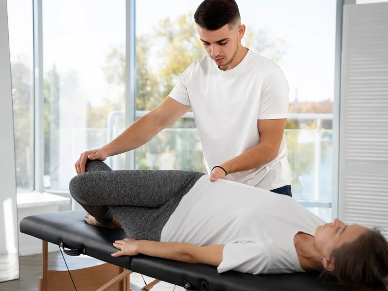 Strong Roots Chiropractic treating hip pain in Eureka