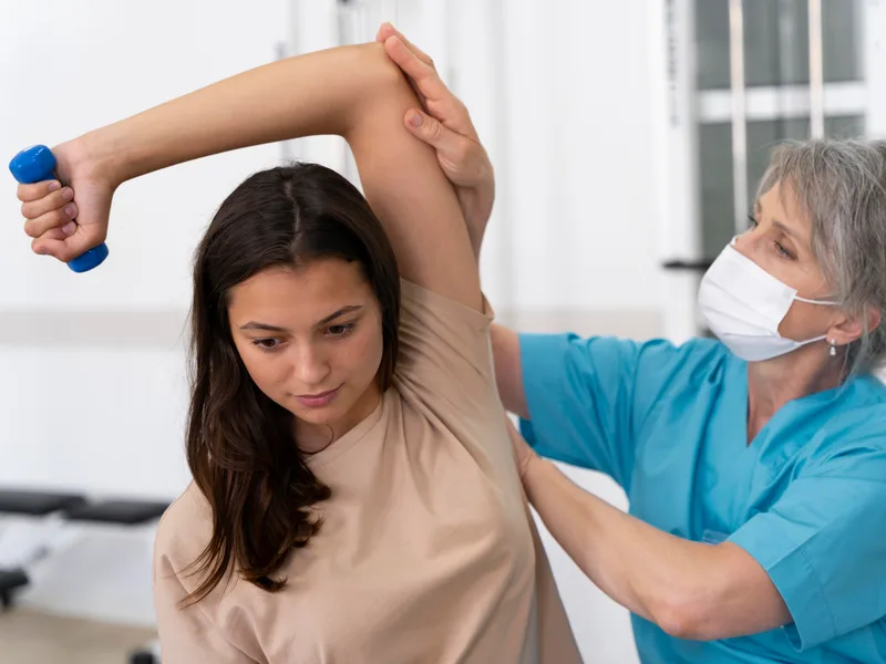 Strong Roots Chiropractic treating rotator cuff injury in Eureka