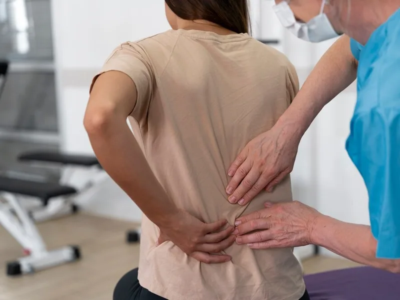 How Strong Roots Chiropractic treats sciatica in Eureka