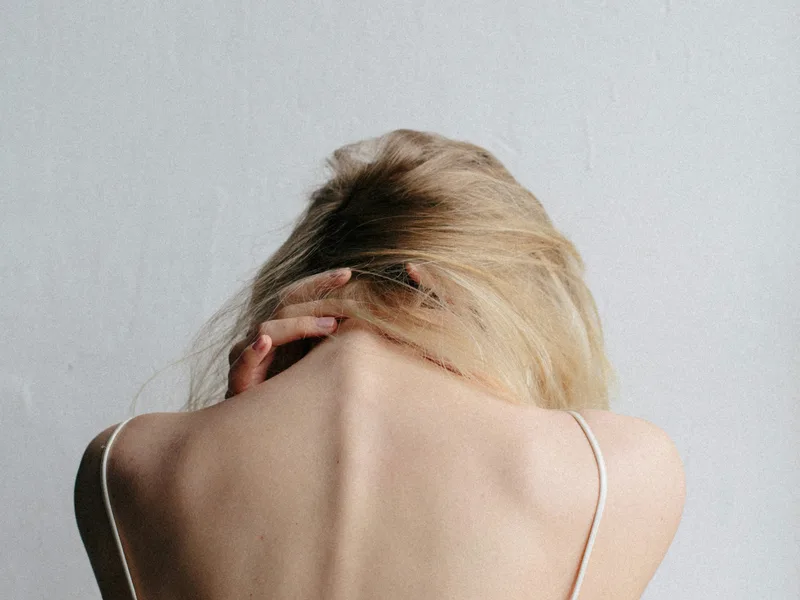 How Strong Roots Chiropractic treats whiplash in Eureka